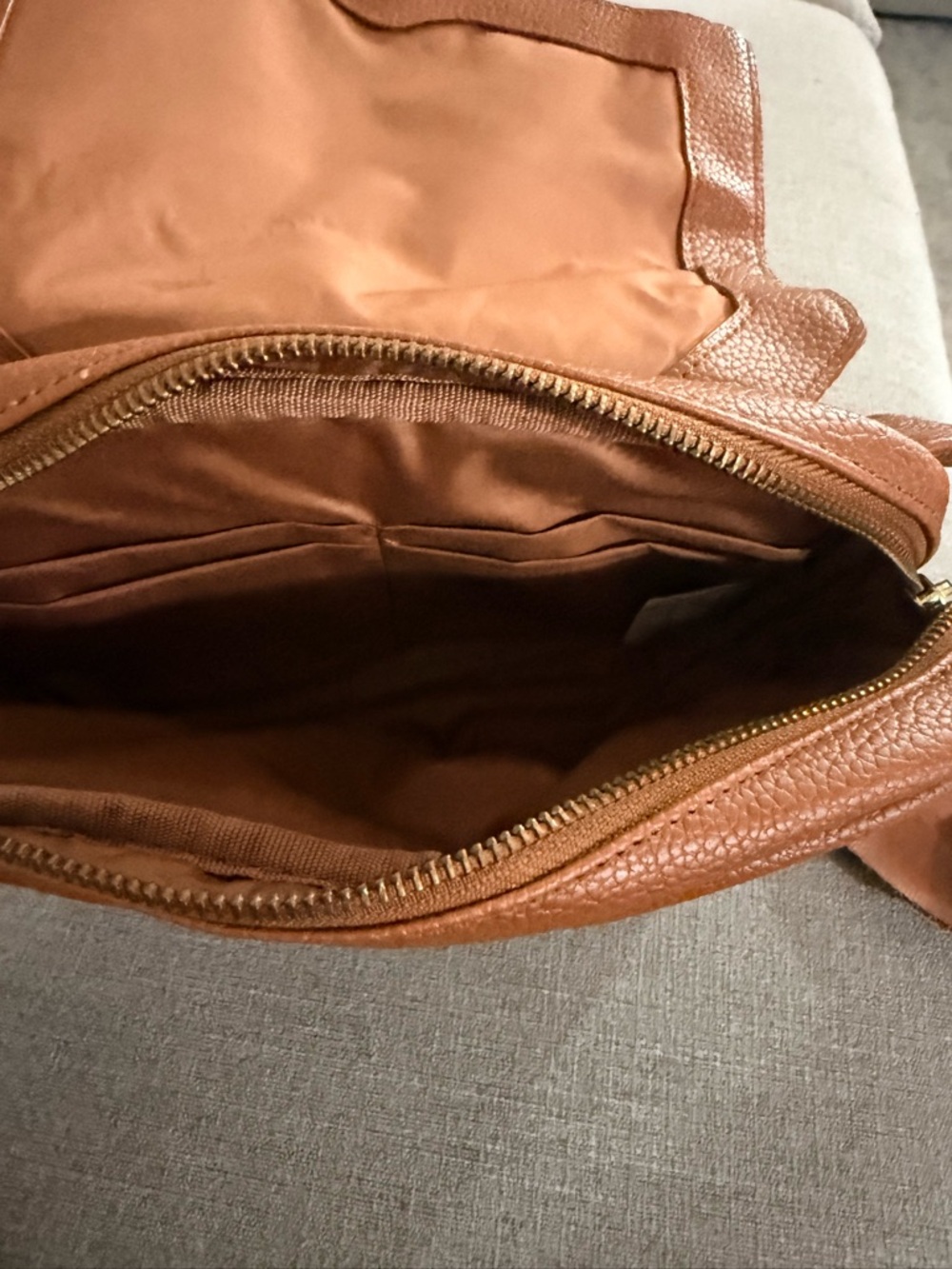 Freshly Picked Classic Crossbody multi purpose Bag - Picture 11 of 12